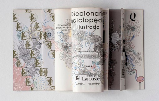 Laura-Riolfi-Enciclopedia-intervenida-para-Petit-Gallerie-01